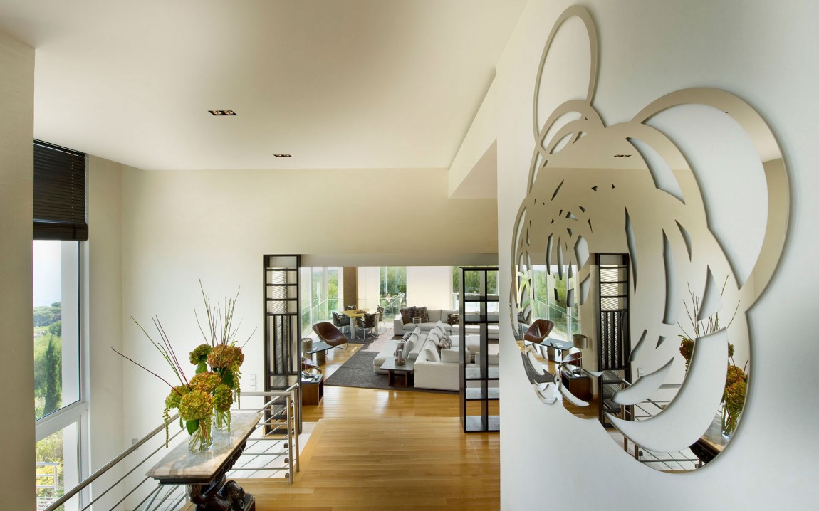 Hallway with creative mirror