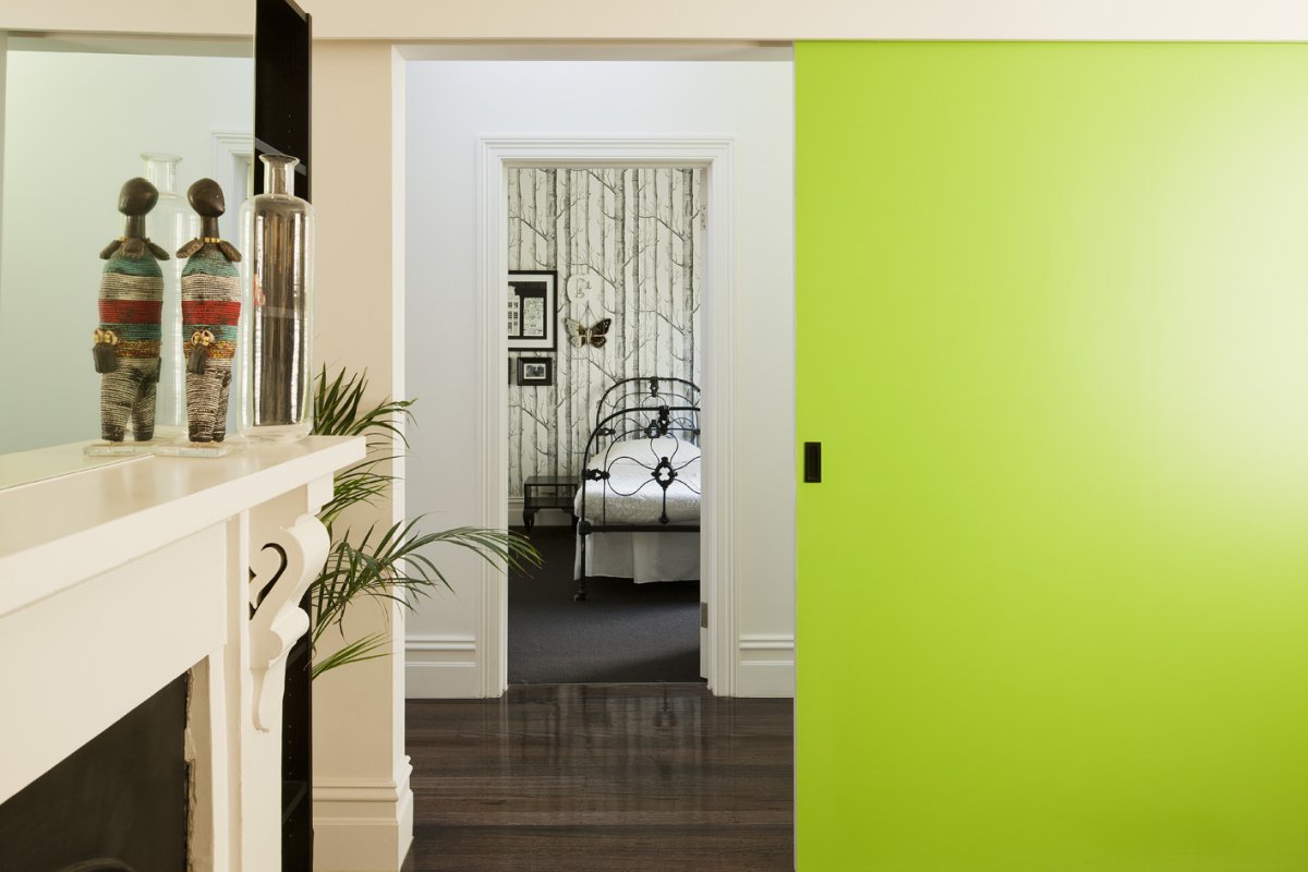 Green minimalist wall 