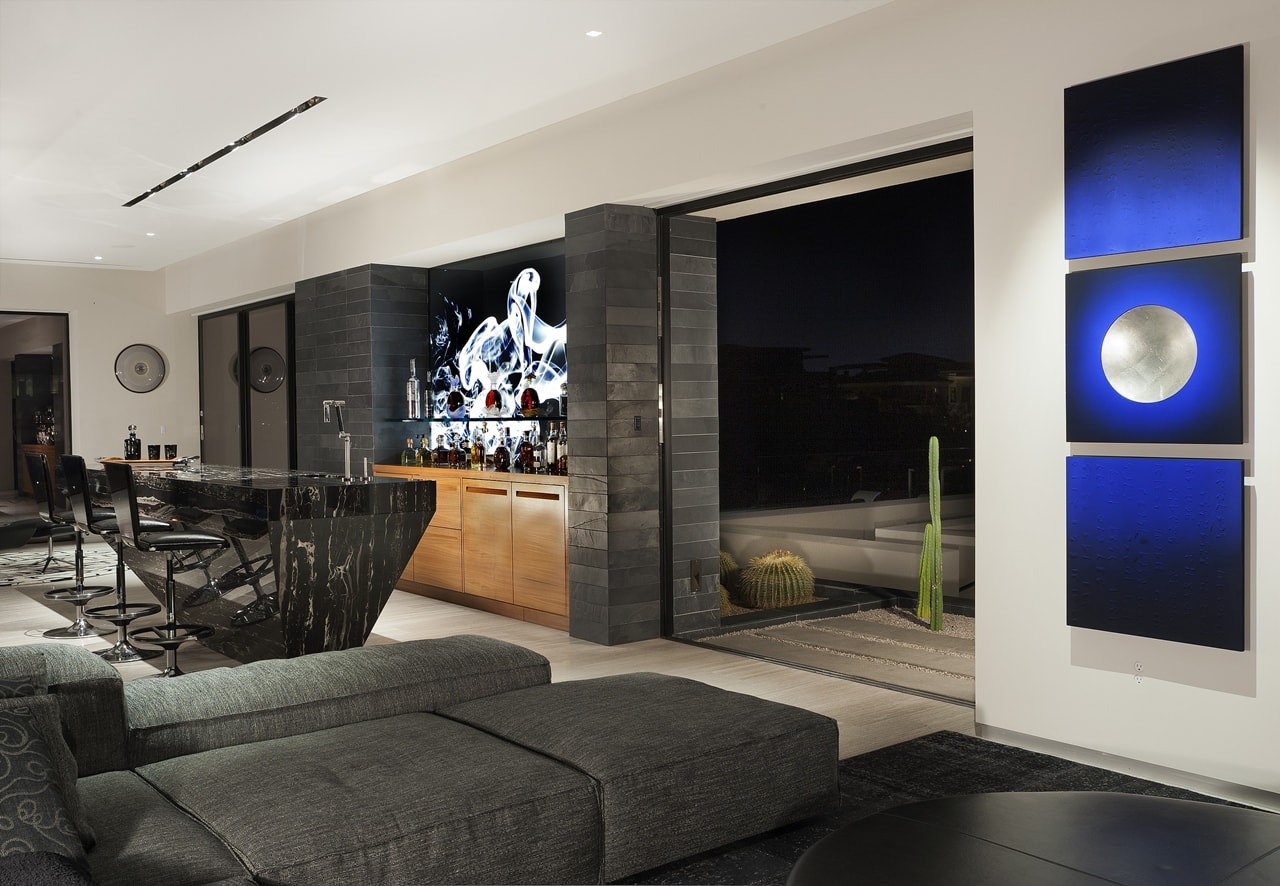 Contemporary interior design in modern desert house designed by assemblageSTUDIO