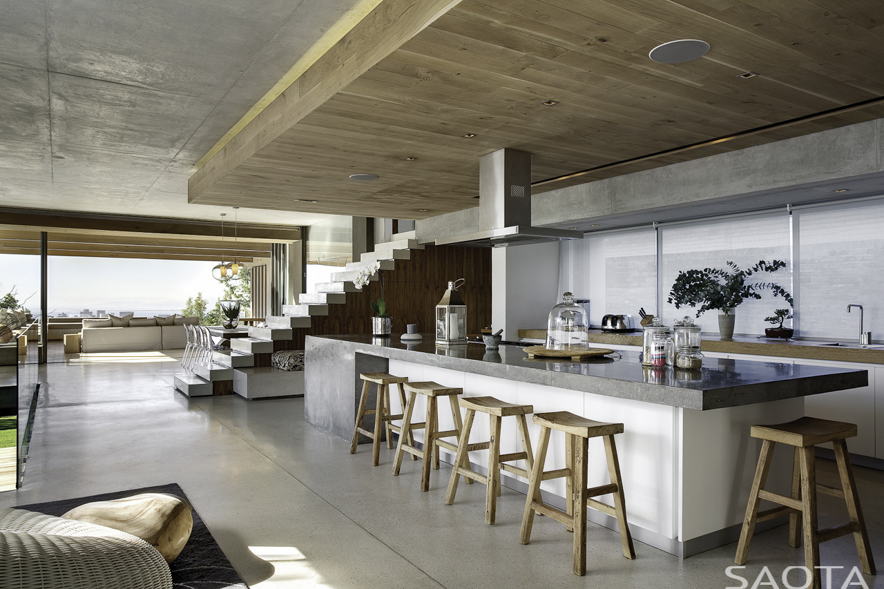 Modern kitchen by SAOTA