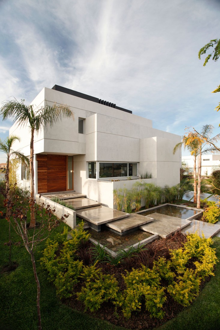 Top 50 Modern House Designs Ever Built featured on architecture beast 27