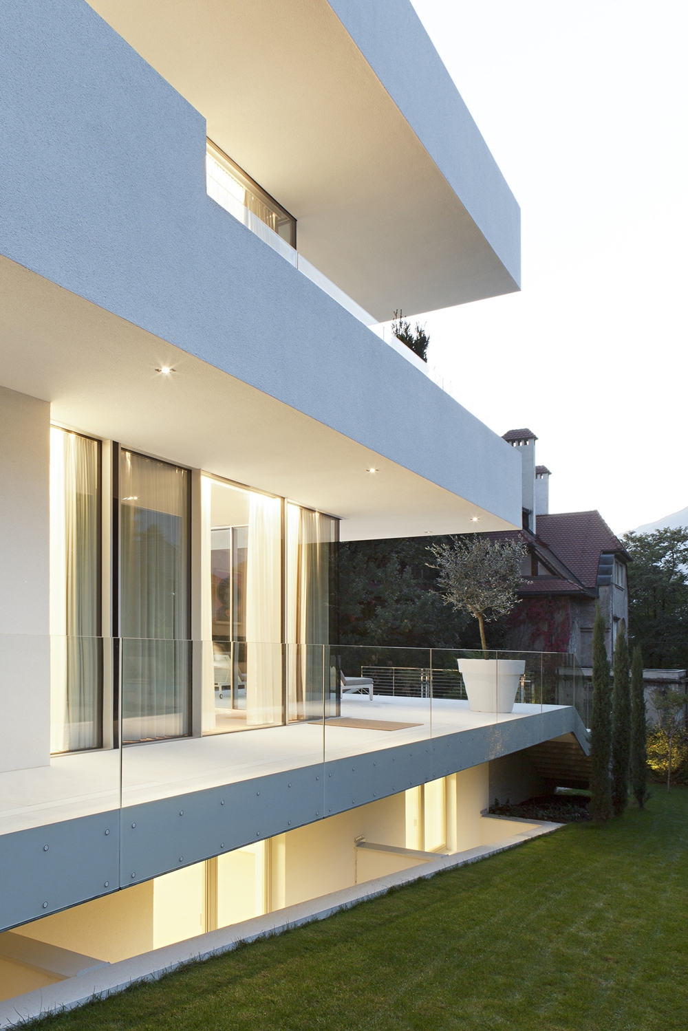 Terraces and balconies of House M