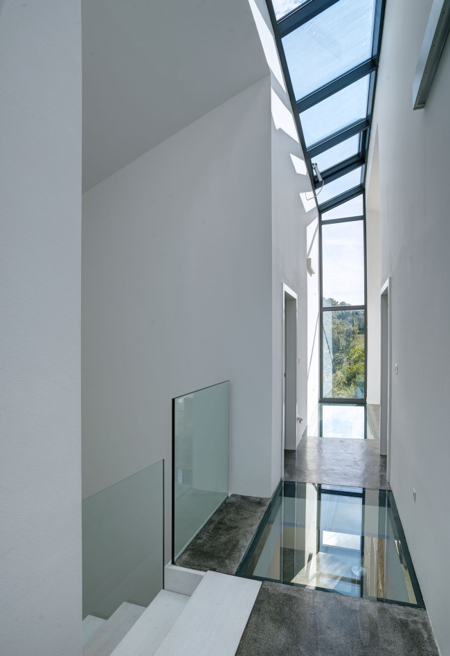 Glass floor hallway by TOBIS engineering