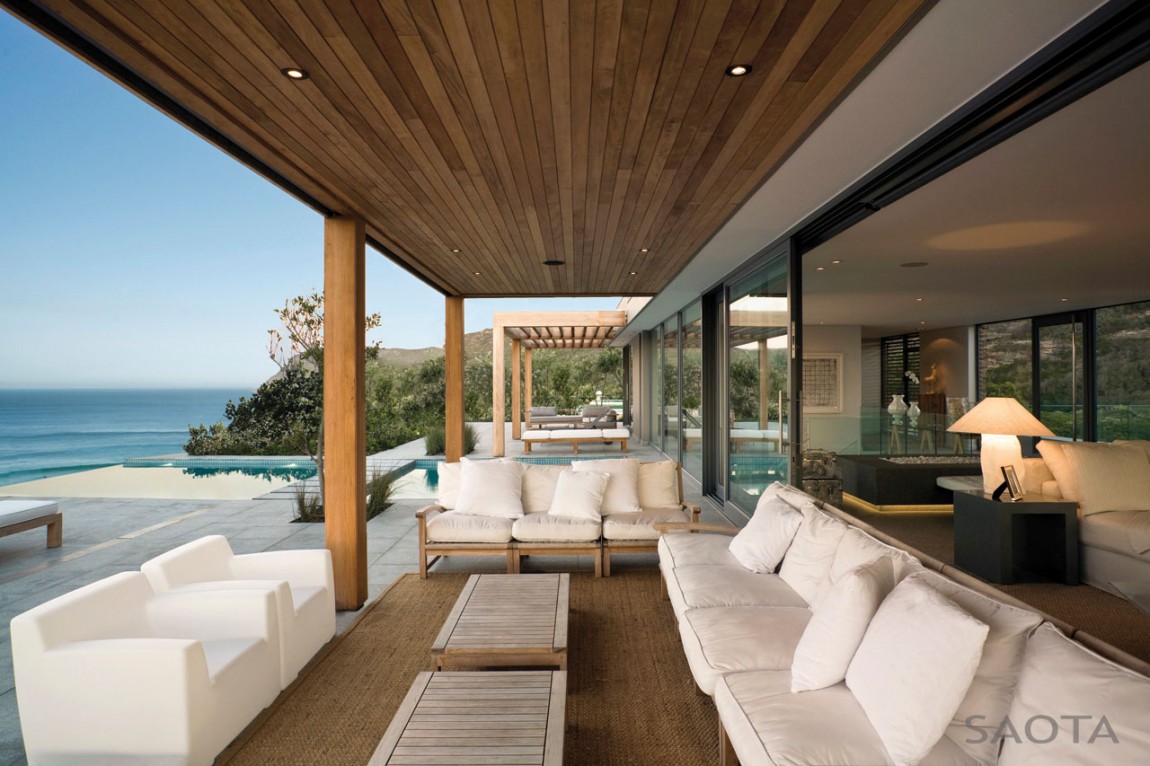 Large terrace in the Plett residence by SAOTA