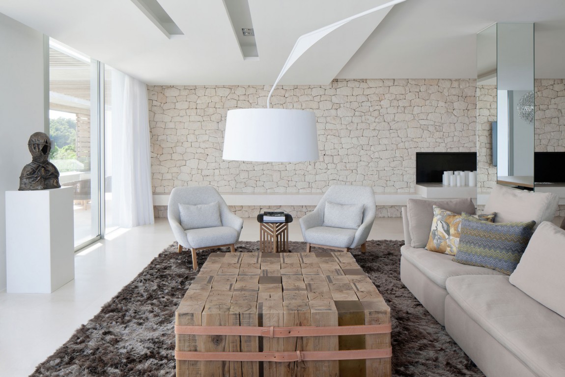 Amazing living room design in modern villa Roca by SAOTA