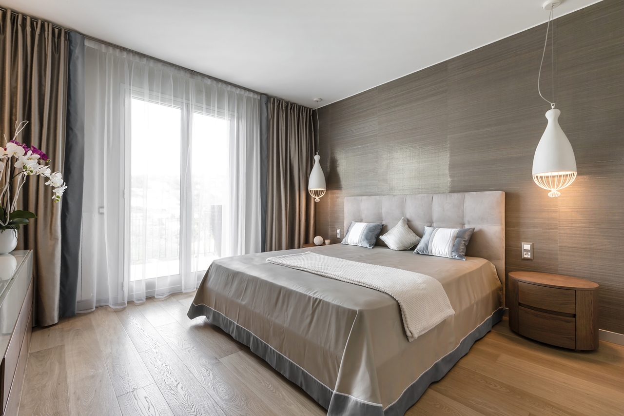 Elegant interior design achieved with nature colors for Camera da letto e studio
