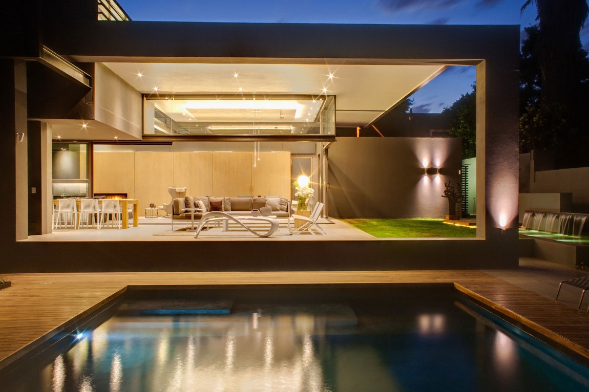 Terrace of House Sar by Nico van der Meulen Architects