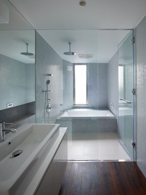 Walk In Shower Ideas For Small Bathrooms - Make the most of the space you have in your small bathroom ... / Reflective surfaces help you expand the space so a large mirror above the sink tiles with a glossy finish stainless steel metal.