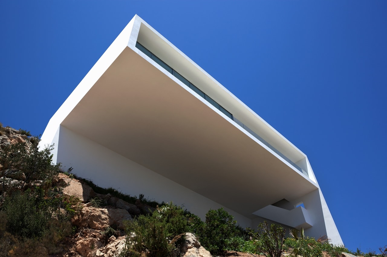 Minimalist home on the cliff