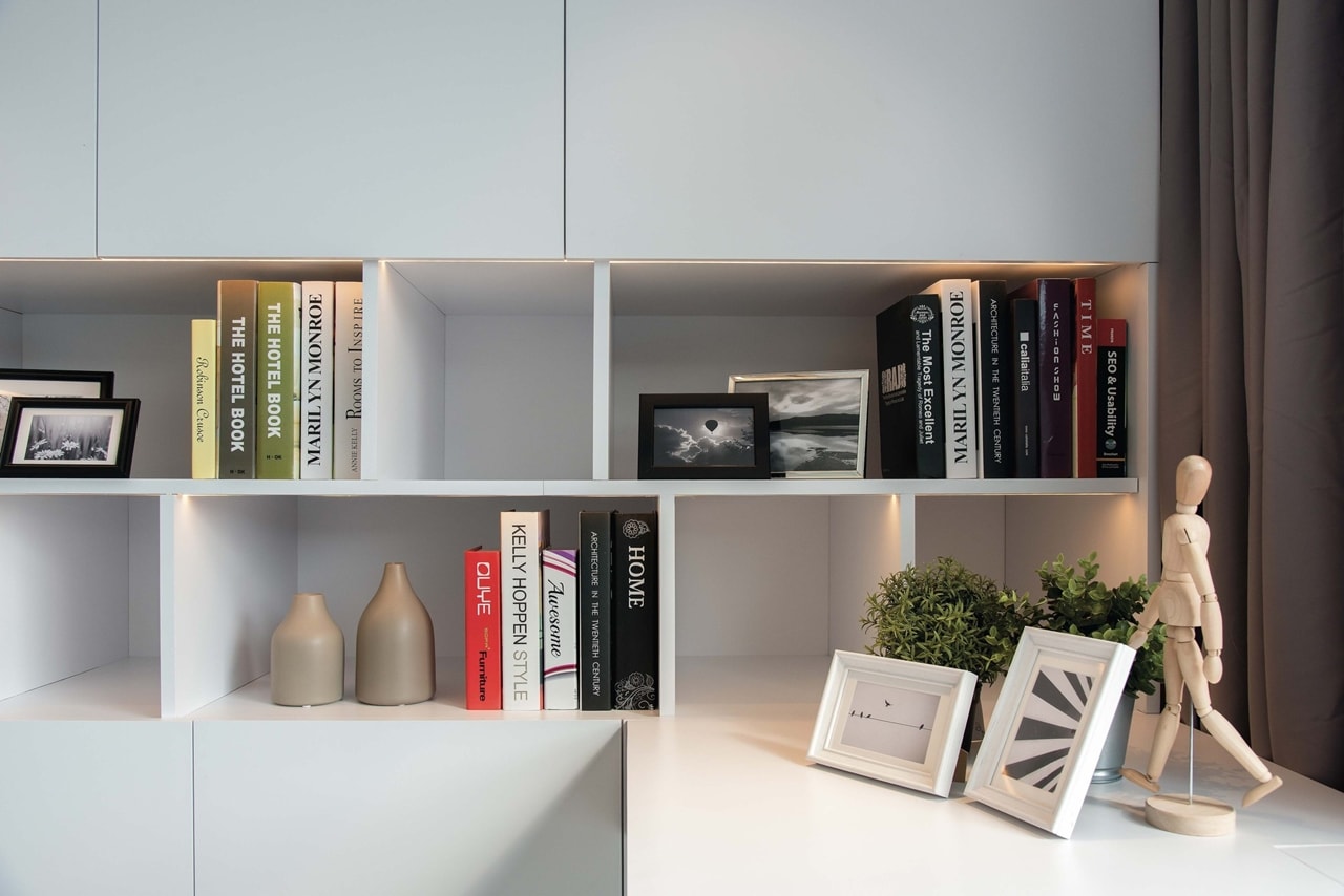 Minimalist furniture in modern minimalist house by Millimeter Interior Design