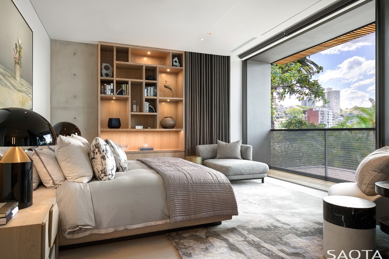 Fresh looking modern bedroom as part of amazing house design on Double Bay residence by SAOTA