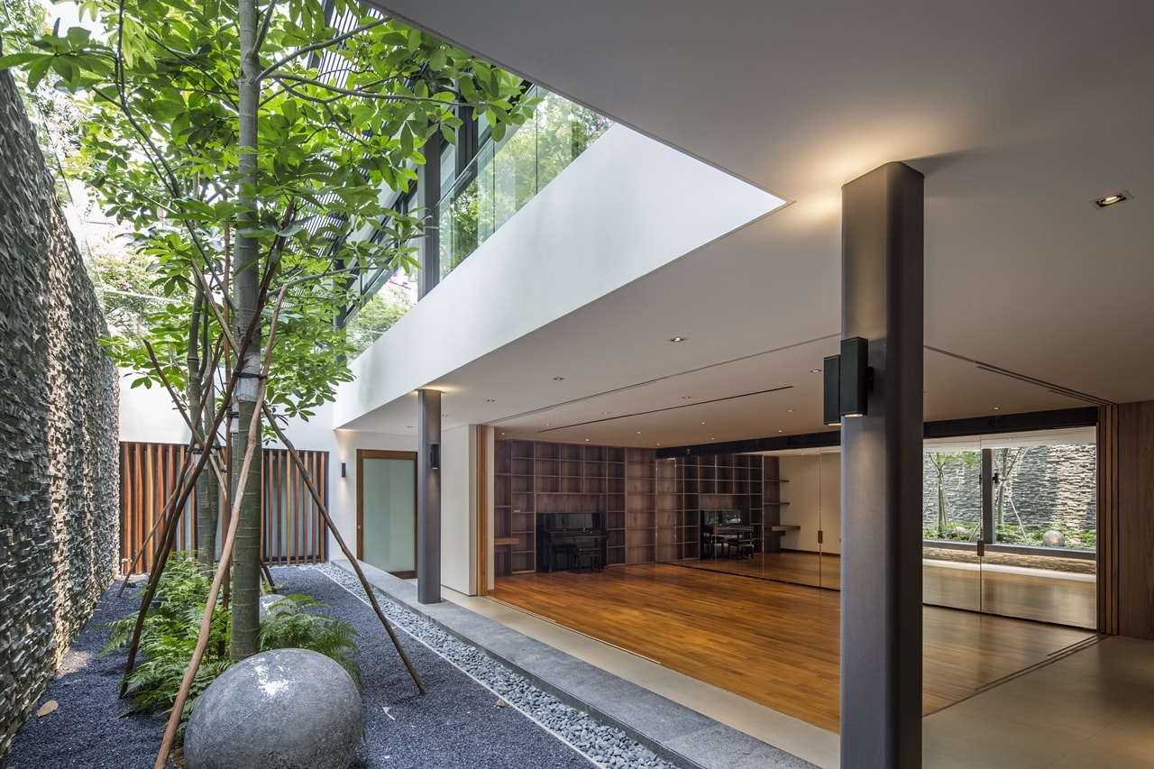 Interior garden design in modern mansion designed by Wallflower Architecture and Design
