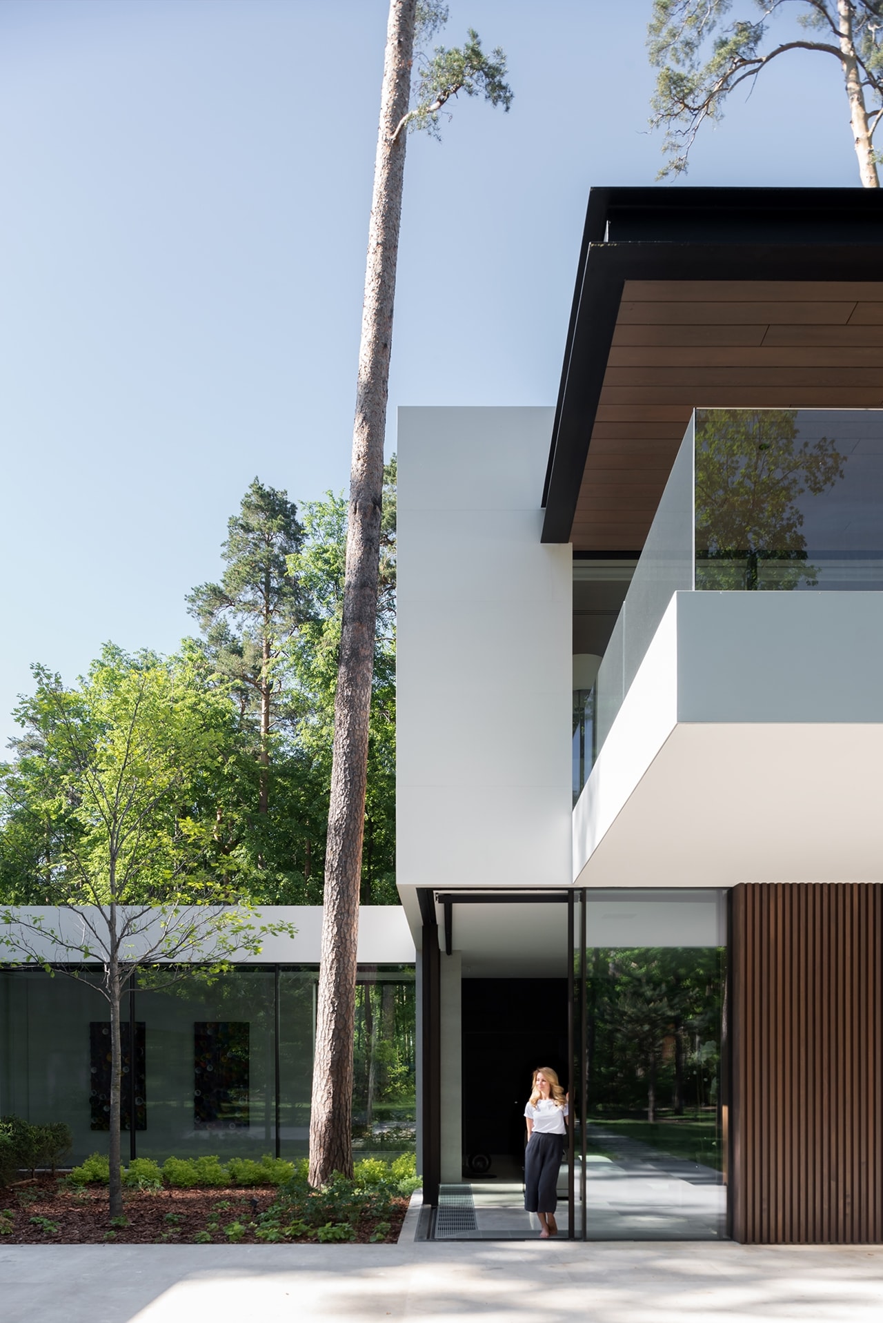 Modern forest house designed by Alexandra Fedorova
