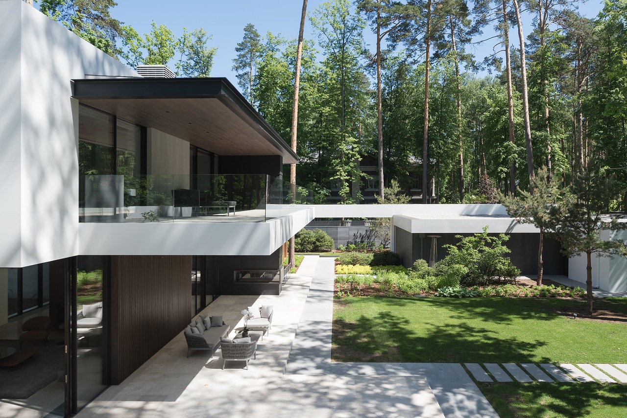 Balcony and terrace of modern forest house designed by Alexandra Fedorova