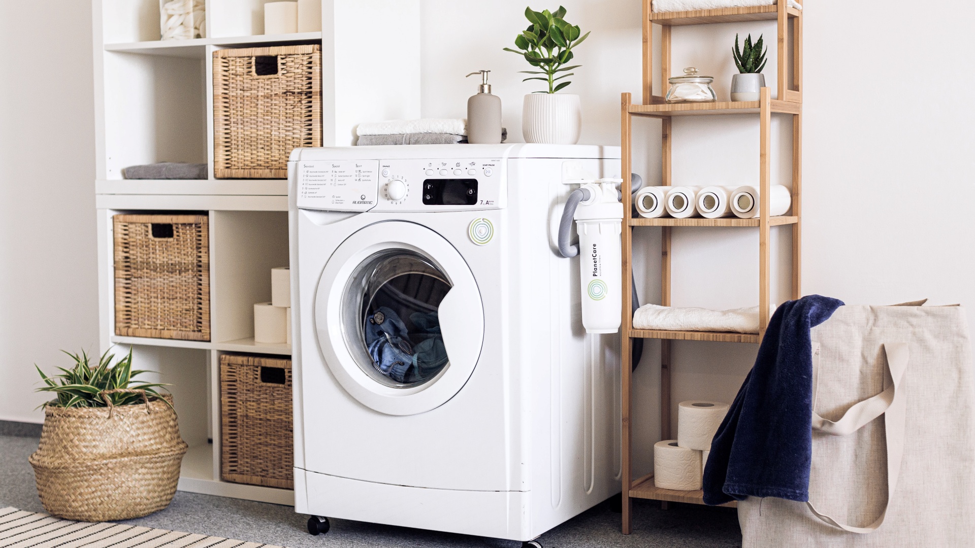 How to Utilize Small Space for Laundry Room in a Tiny House ...